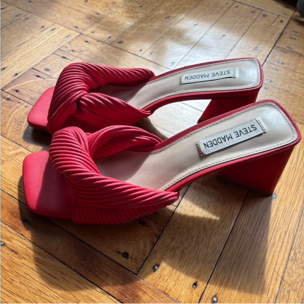 Steve Madden Scarlet Twisted Strap Heels
